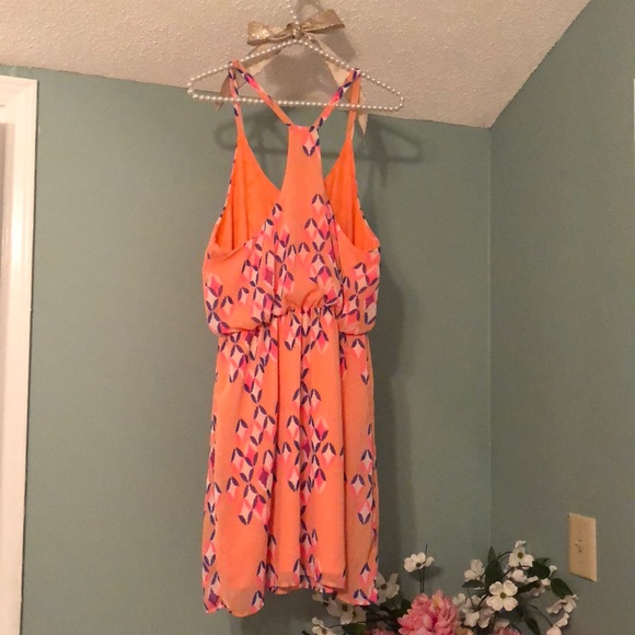 Summer Razorback Dress - Picture 2 of 4